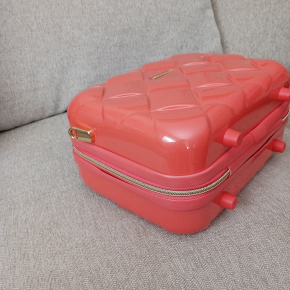 Marcy McKenna 2- in 1 Essential St.Tropez design beauty, makeup case - Picture 7 of 16